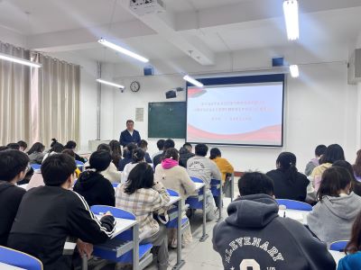 讲党课1-1.jpg